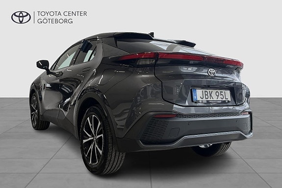 Toyota C-HR 3 of 13