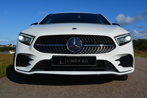 Mercedes-Benz A250 e 3 of 30