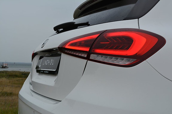 Mercedes-Benz A250 e 13 of 30