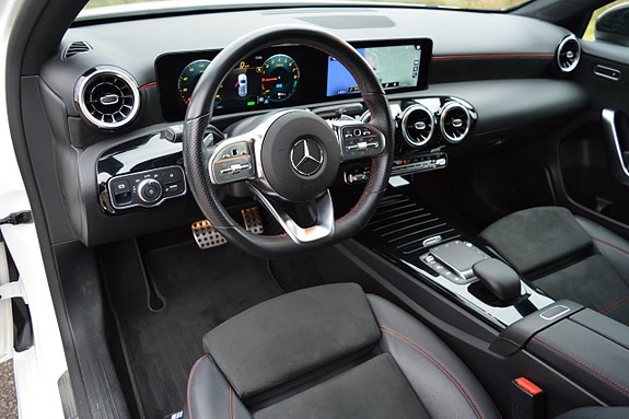 Mercedes-Benz A250 e 20 of 30