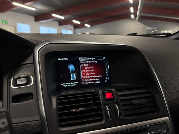 Volvo XC60 15 of 23