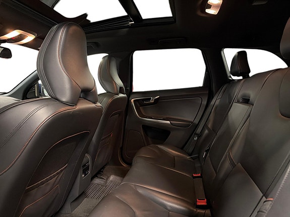 Volvo XC60 10 of 23