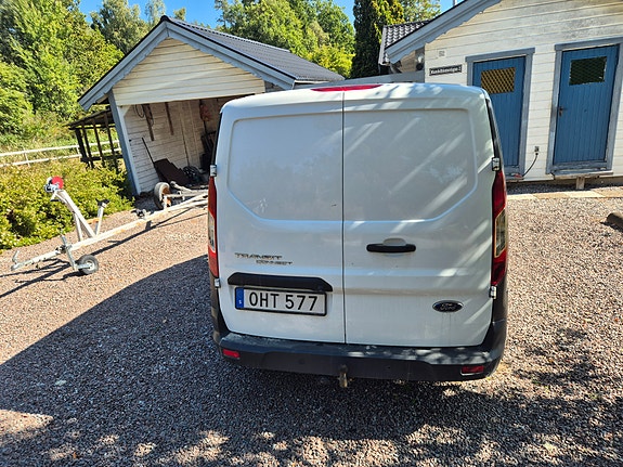 Ford Transit Connect 3 of 4