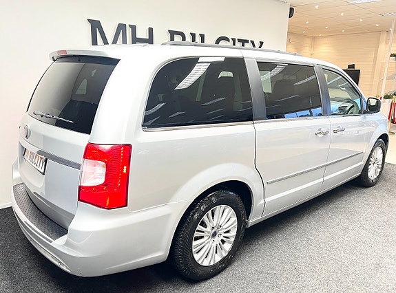 Lancia Voyager 6 of 19