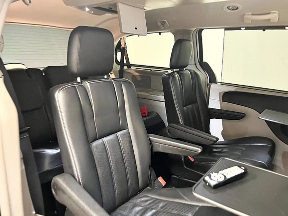 Lancia Voyager 15 of 19