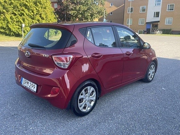 Hyundai i10 3 of 5