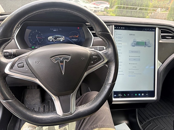 Tesla Model S 15 of 15