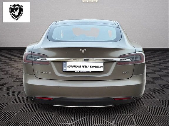 Tesla Model S 8 of 15