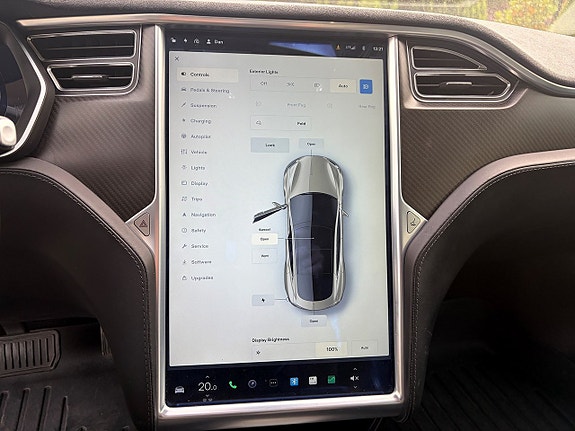Tesla Model S 10 of 15