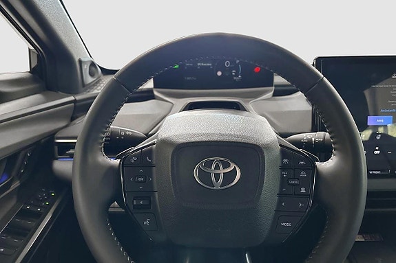 Toyota bZ4X 10 of 12