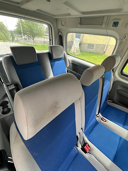 Volkswagen Caddy Maxi 12 of 16