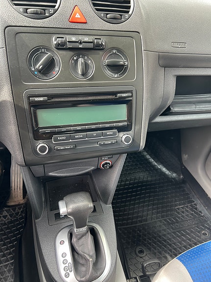 Volkswagen Caddy Maxi 8 of 16