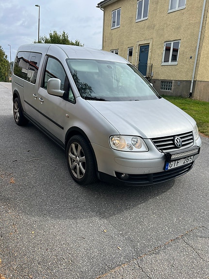Volkswagen Caddy Maxi 2 of 16