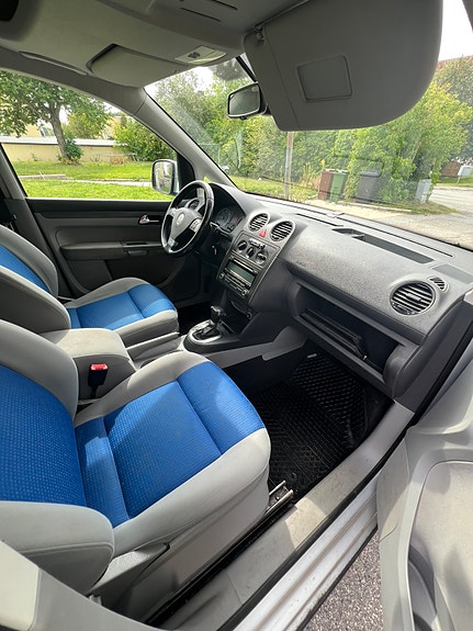 Volkswagen Caddy Maxi 13 of 16
