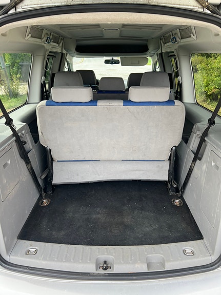 Volkswagen Caddy Maxi 10 of 16