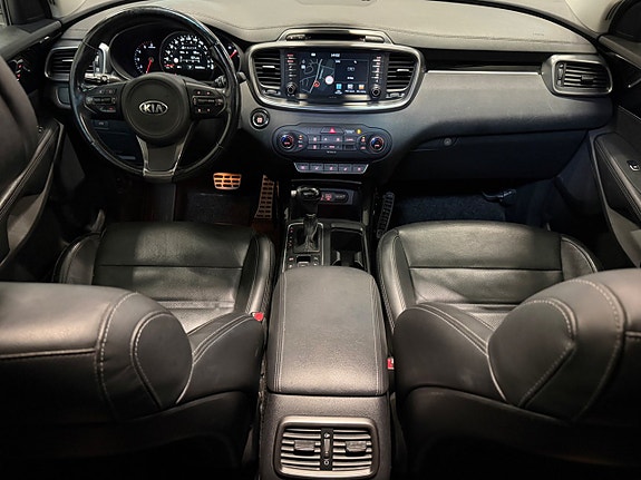 Kia Sorento 18 of 26