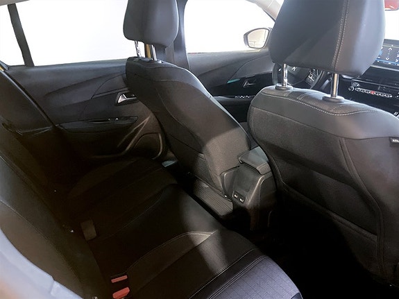 Peugeot e-208 13 of 16