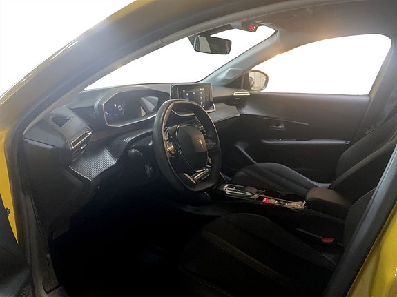 Peugeot e-208 5 of 16