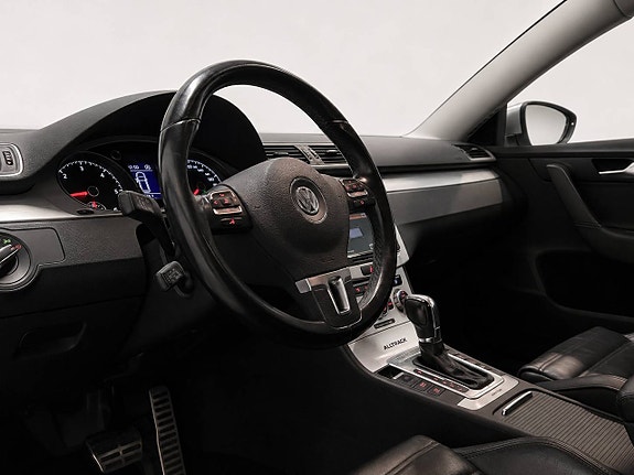 Volkswagen Passat Alltrack 12 of 19