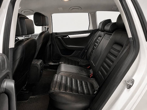 Volkswagen Passat Alltrack 15 of 19