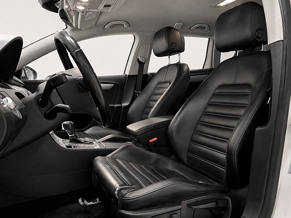 Volkswagen Passat Alltrack 10 of 19