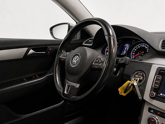 Volkswagen Passat Alltrack 11 of 19