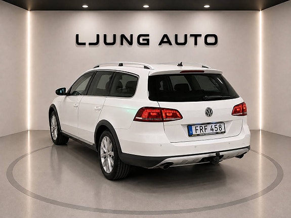 Volkswagen Passat Alltrack 3 of 19
