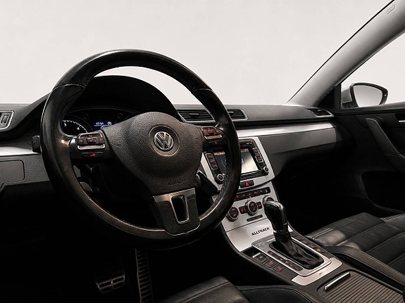 Volkswagen Passat Alltrack 13 of 19