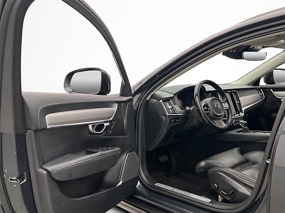 Volvo V90 Cross Country 11 of 30