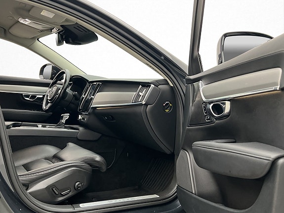 Volvo V90 Cross Country 30 of 30