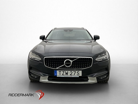 Volvo V90 Cross Country 2 of 30