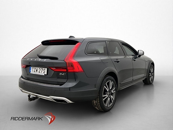 Volvo V90 Cross Country 8 of 30