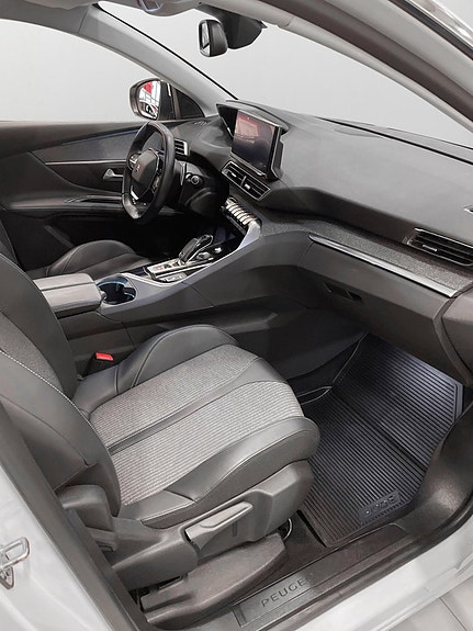 Peugeot 3008 16 of 18