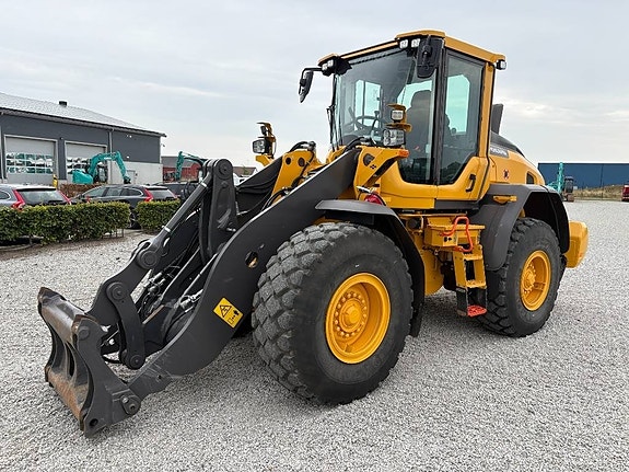 Volvo L 70 H 4 of 6