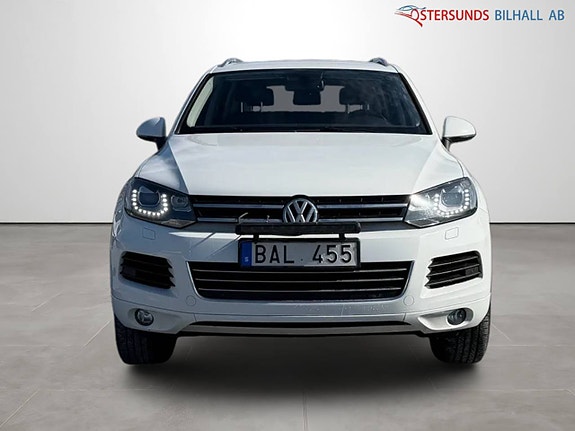 Volkswagen Touareg 2 of 11