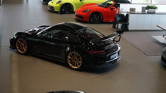 Porsche 911 3 of 8