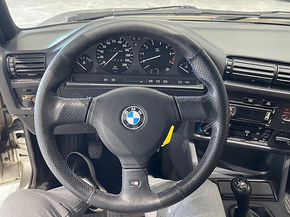 BMW 325i 10 of 20