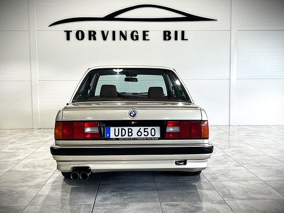 BMW 325i 7 of 20