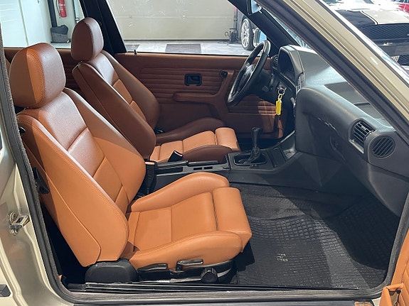 BMW 325i 15 of 20