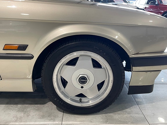 BMW 325i 19 of 20