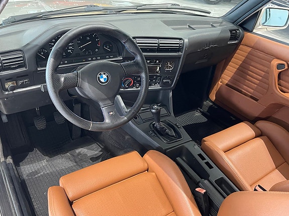 BMW 325i 9 of 20