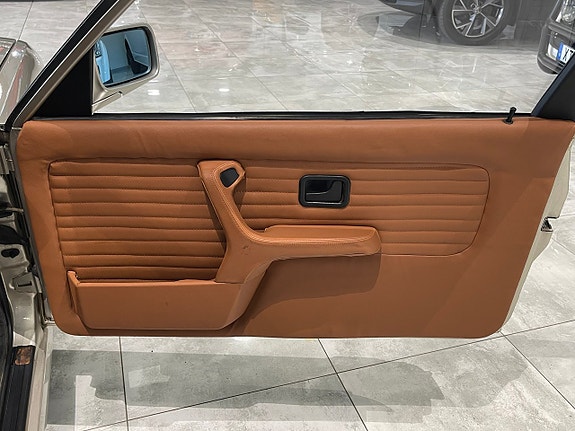 BMW 325i 18 of 20