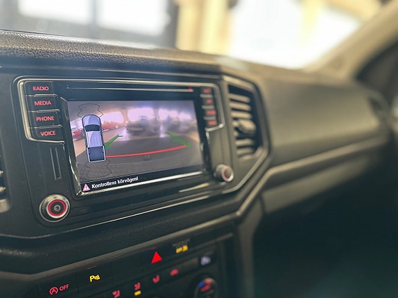Volkswagen Amarok 17 of 19