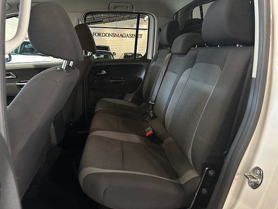 Volkswagen Amarok 16 of 19