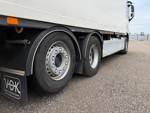 Volvo FH 460 Serie 9905 13 of 19