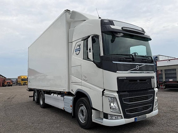 Volvo FH 460 Serie 9905 2 of 19