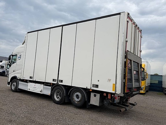 Volvo FH 460 Serie 9905 6 of 19