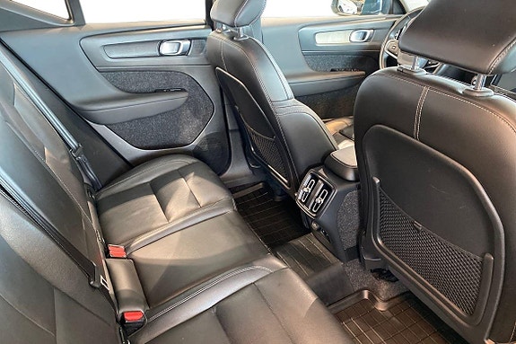 Volvo XC40 9 of 23