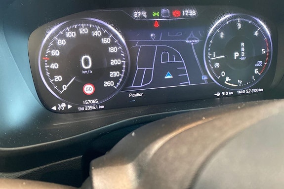 Volvo XC40 16 of 23
