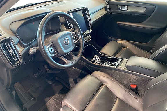 Volvo XC40 14 of 23